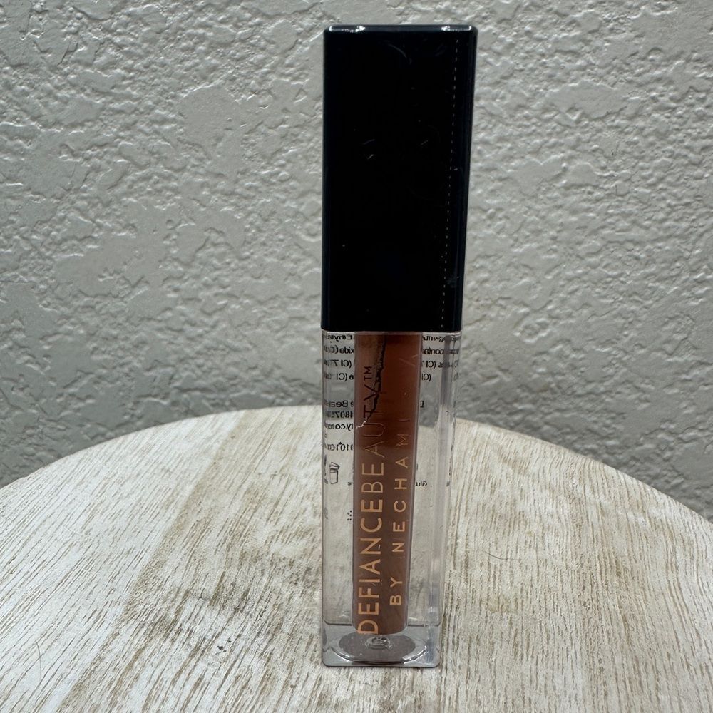 $8 🌙 Defiance Beauty Lipgloss 🆕 In Iconic FULL SZ‎